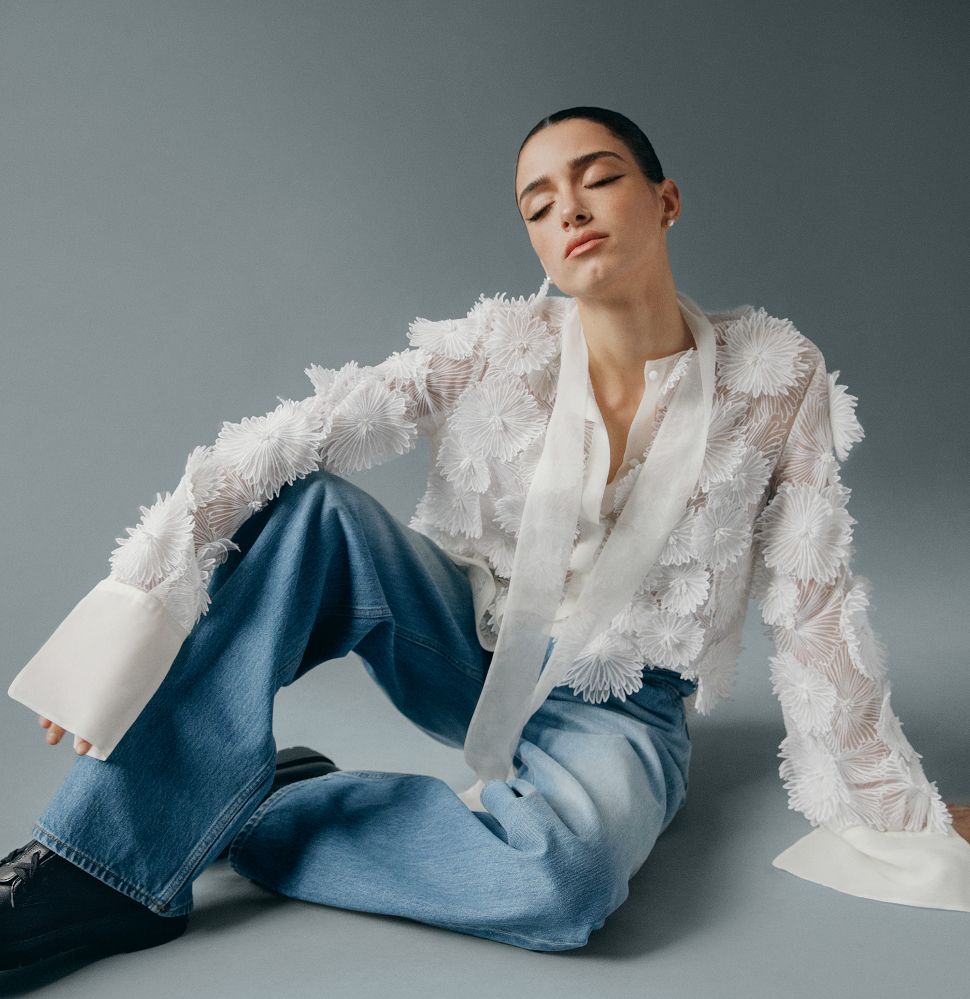 Dixie D'Amelio in Maison Valentino