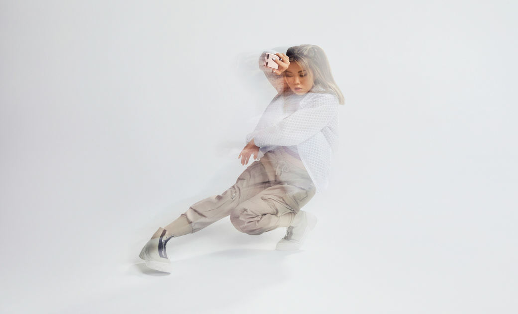 Minimal, modern Samsung campaign visual with expert color grading.