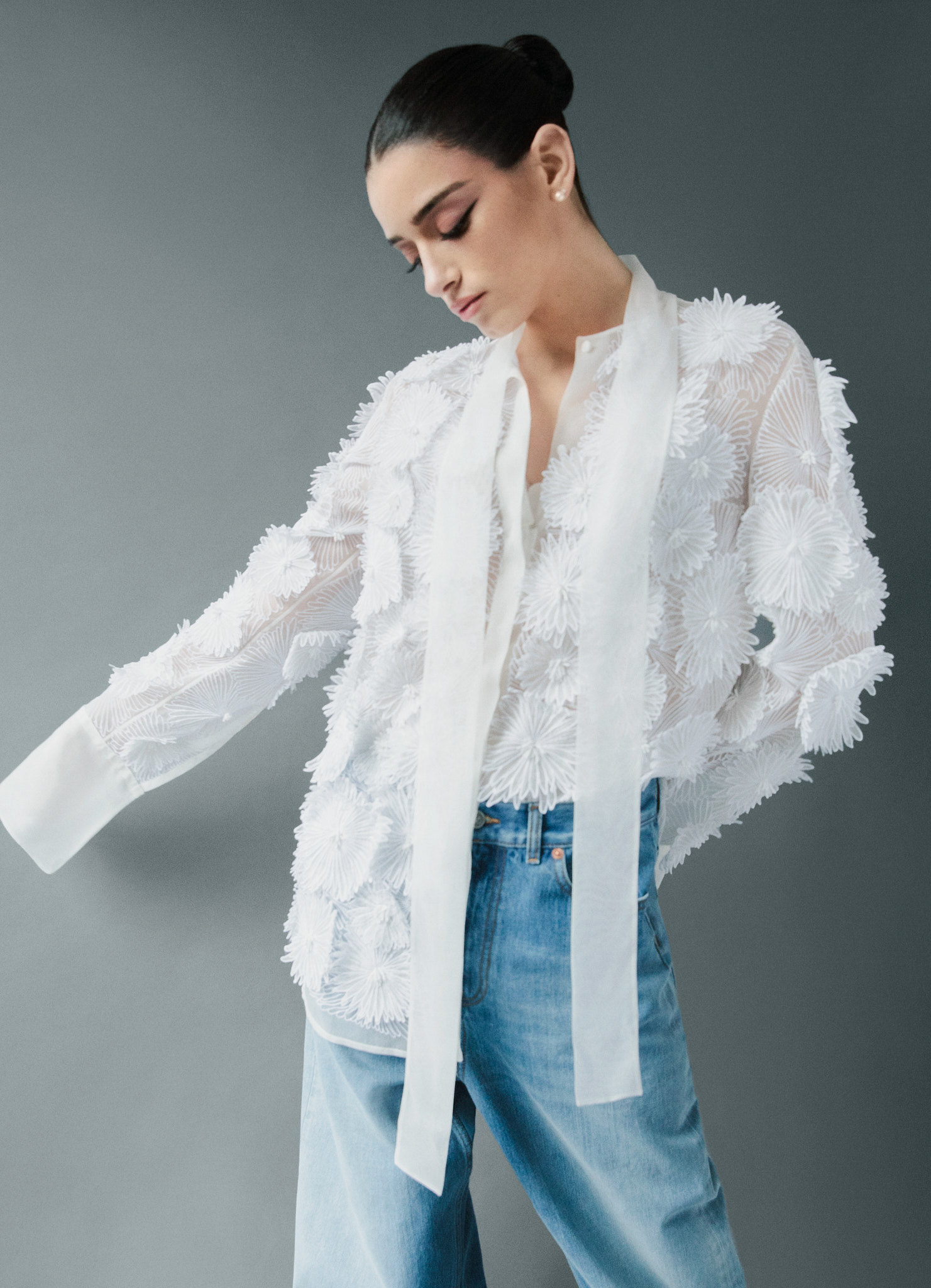 Dixie D'Amelio in Maison Valentino