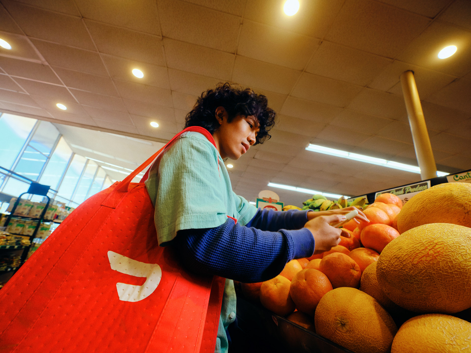 alt="Creative retouching for DoorDash campaign with Avenue 44 and photographer Dave Hill, enhancing vibrant lifestyle imagery and food elements for national advertising"