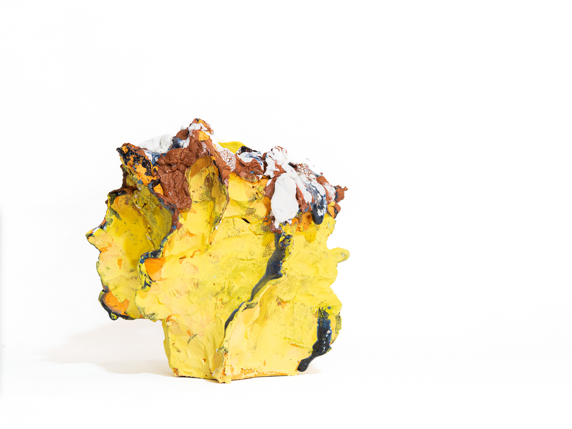 Terre de rencontre. Sculpture, engobe et émaux. VENDUE