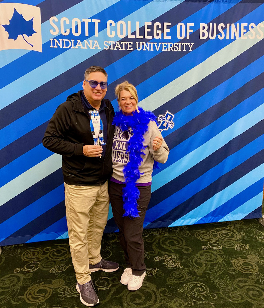 Alumnus Steven Armstrong and his wife Michelle. Steven graduated from the SCOB in 1986 in marketing. He went on and completed his law degree from the University of Illinois Chicago and worked for Amgen in the biopharmaceutical industry for many years.
