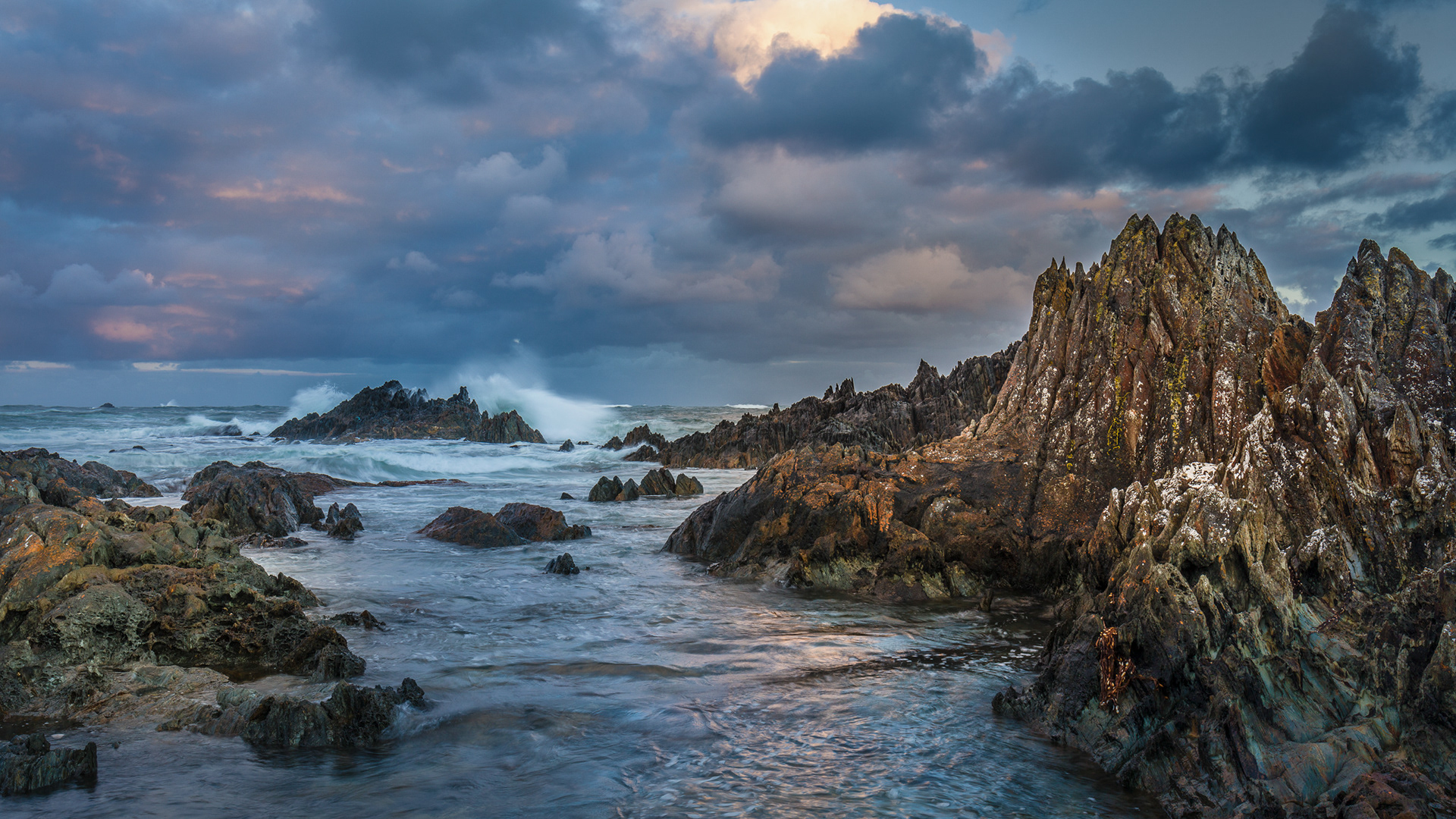 Dawn at Sarah Anne Rocks