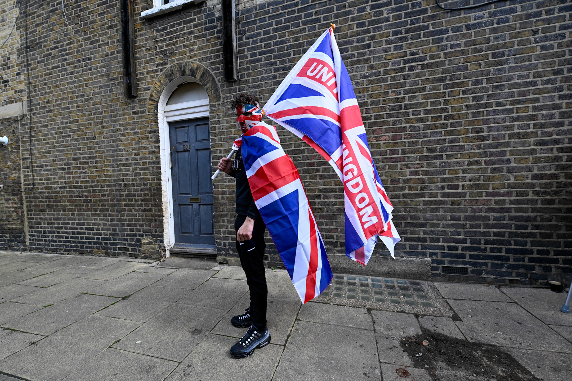London, UK, 13th September: Approximately 100,000 supporters of Tommy Robinson march through central London,  monkeybutlerimages/alamy live news