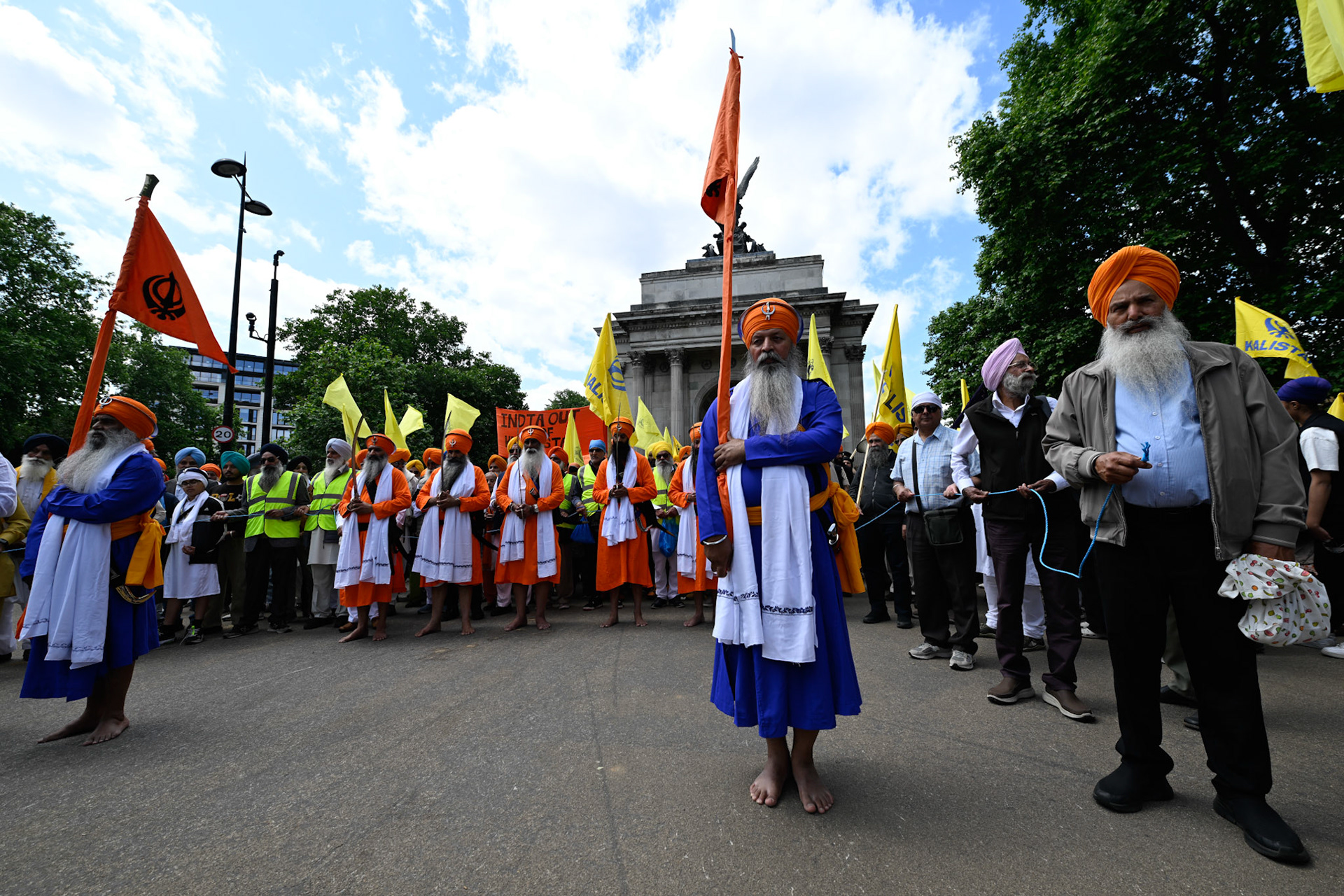 London, UK, 1st June 2025, Sikh protestors begin the march to mark the anniversary march of the Amritsar massacre by the Indian Army 1984, monkeybutlerimages/alamy live news