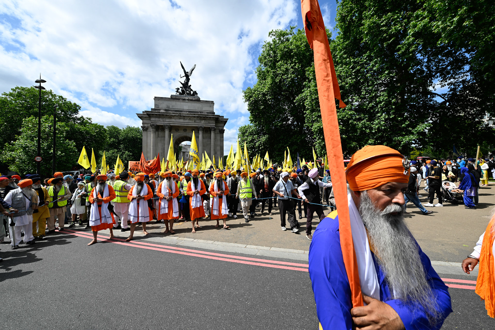 London, UK, 1st June 2025, Sikh protestors begin the march to mark the anniversary march of the Amritsar massacre by the Indian Army 1984, monkeybutlerimages/alamy live news