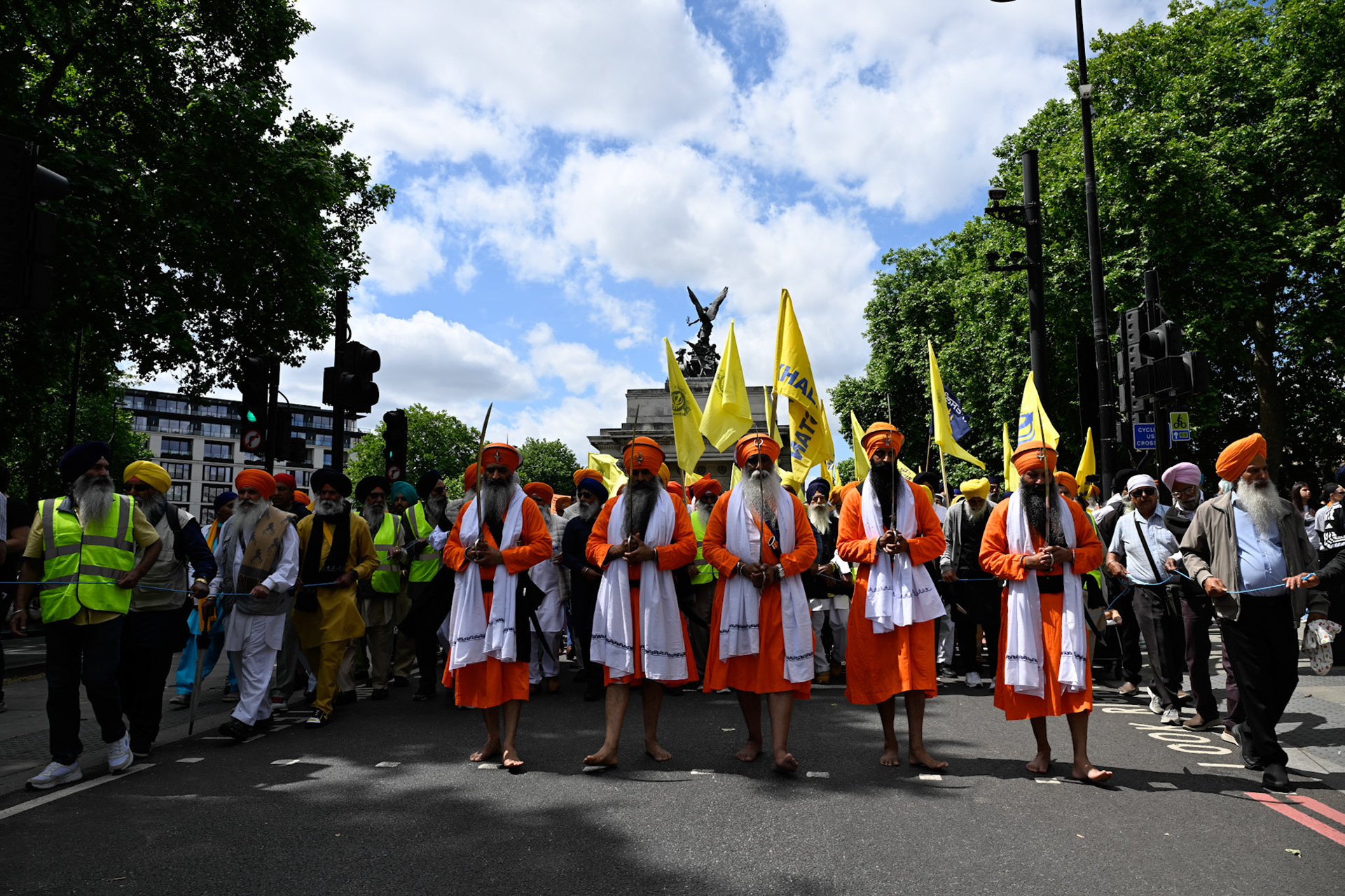 London, UK, 1st June 2025, Sikh protestors begin the march to mark the anniversary march of the Amritsar massacre by the Indian Army 1984, monkeybutlerimages/alamy live news