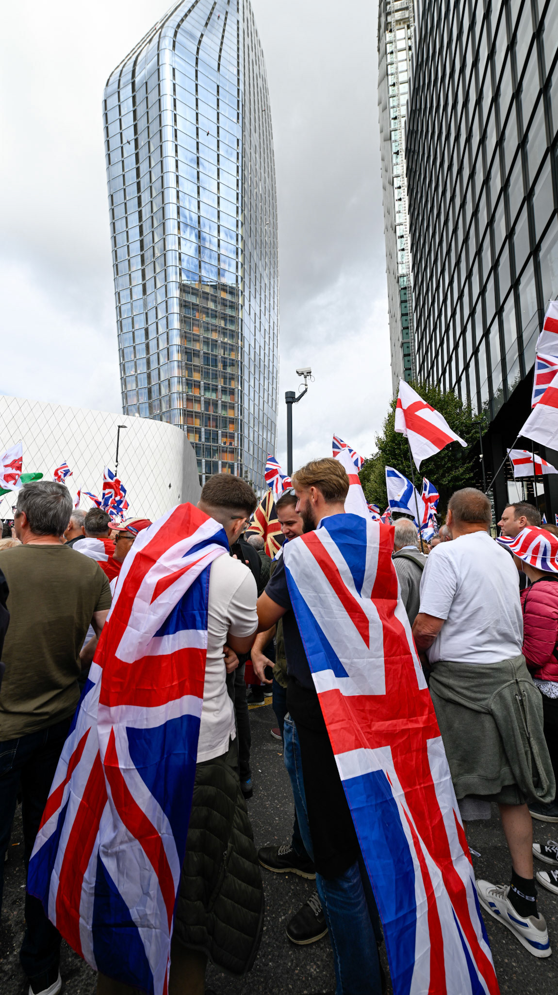 London, UK, 13th September: Approximately 100,000 supporters of Tommy Robinson march through central London,  monkeybutlerimages/alamy live news