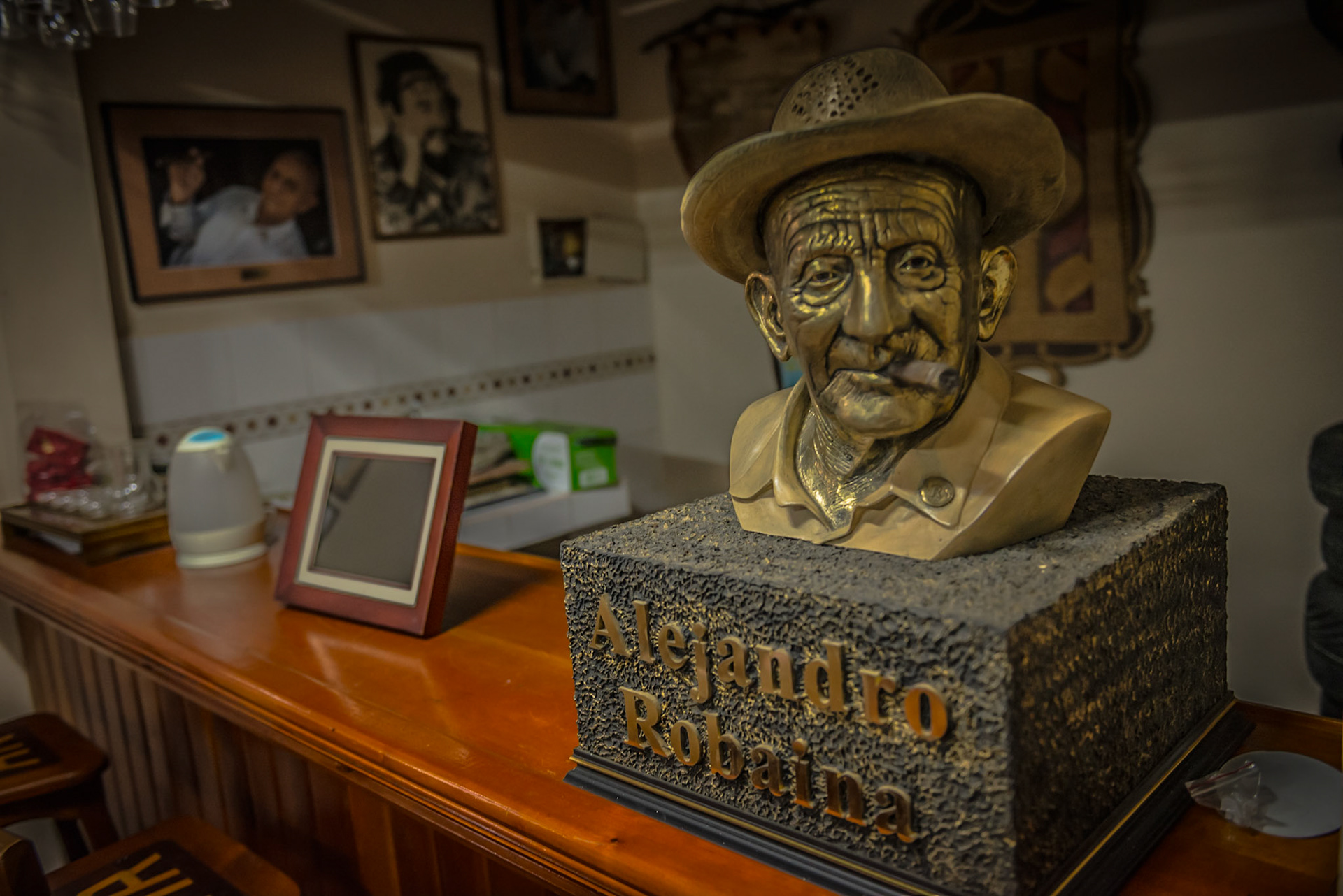 Alejandro Robaina Bust in The Robaina Farm Museum