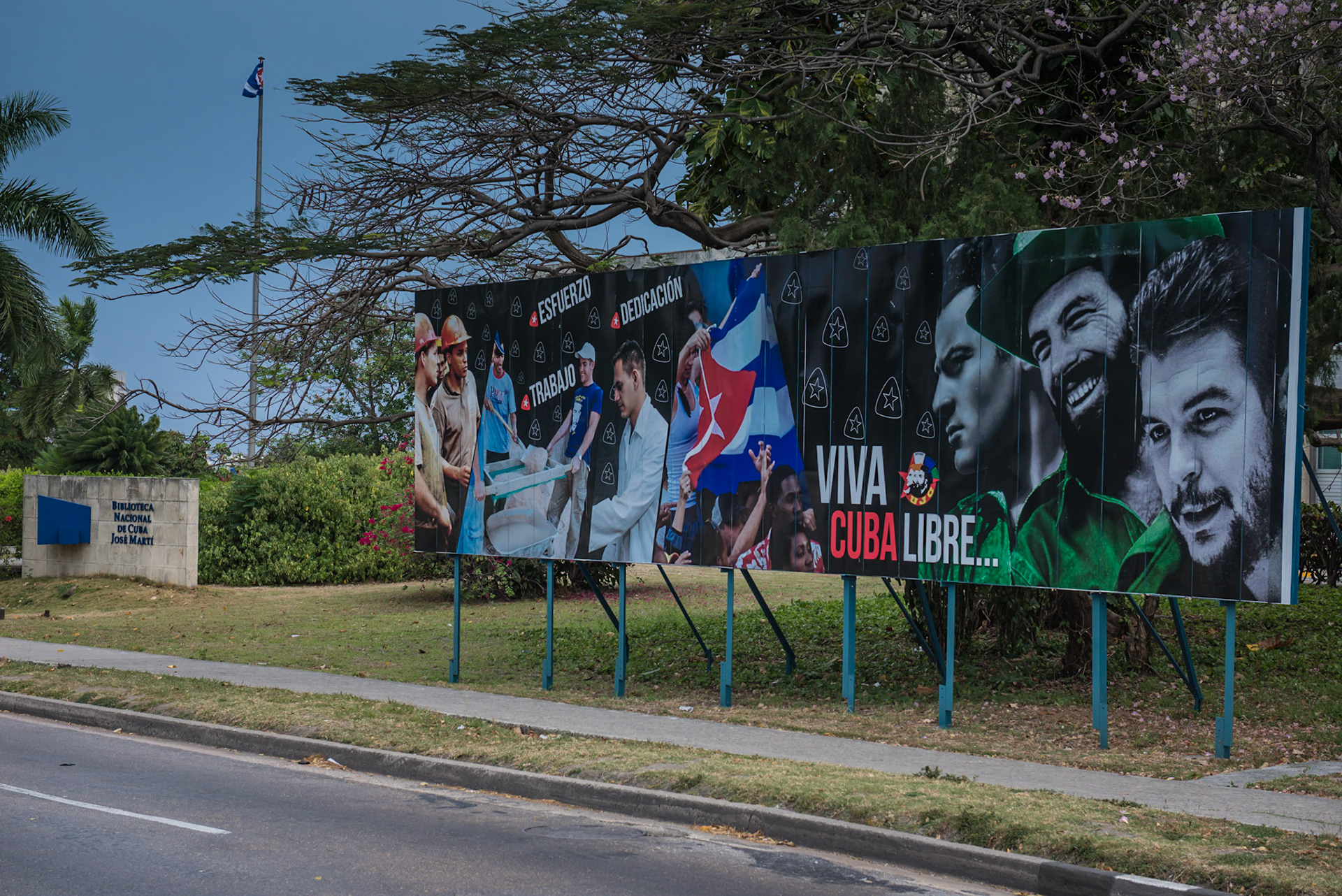Esfuerzo, Dedicacion, Trabajo.  National Library of Cuba