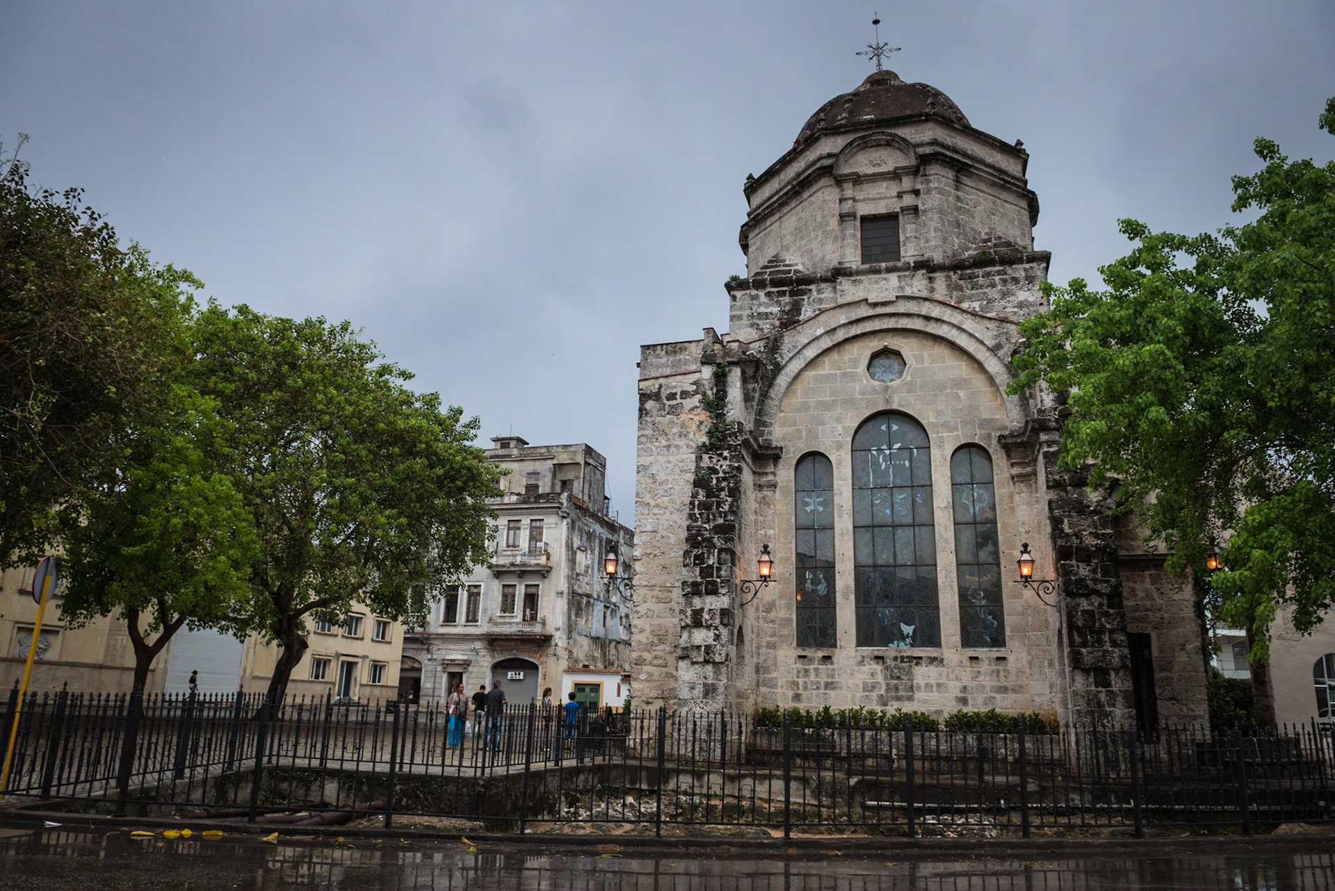 Cerveceria Antiguo Almacen de la Madera y El Tabaco.  Classic JS!