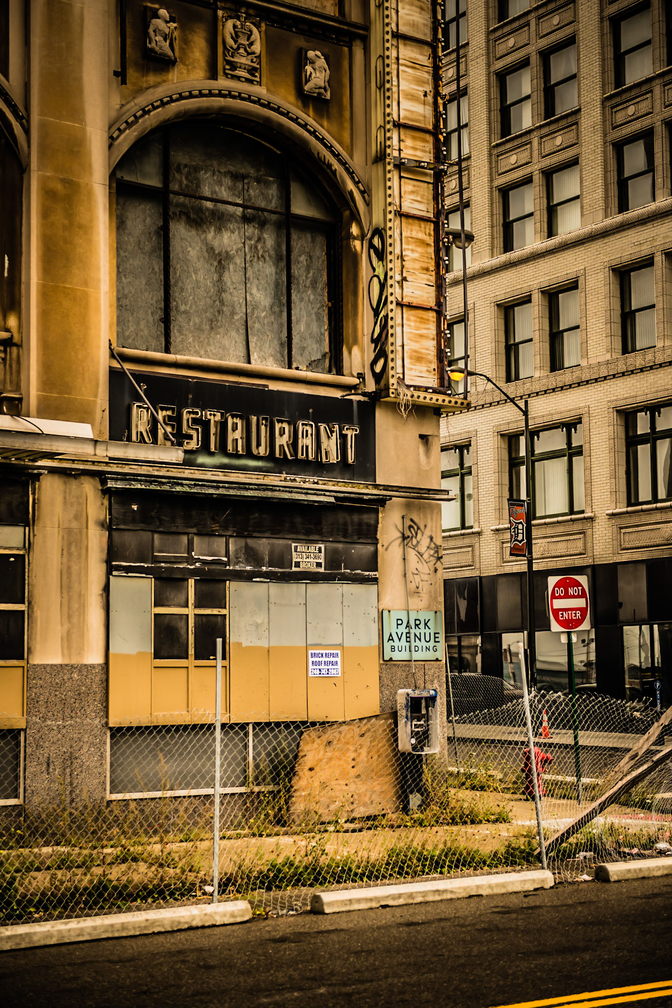 Better days ahead for this grand ole building in Downtown Detroit