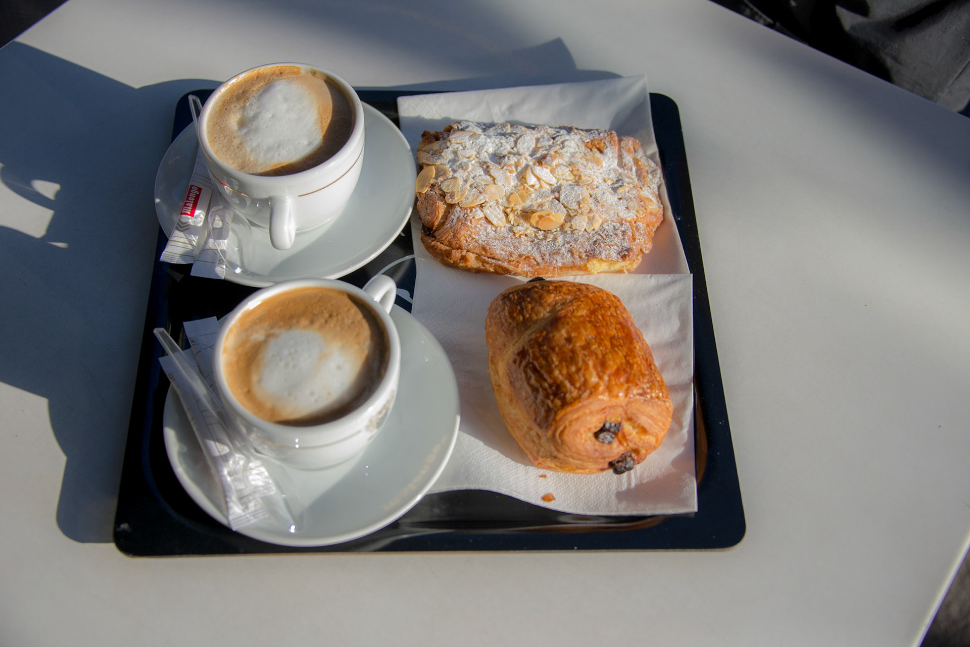 Café & Pain au Chocolat @ Éric Kayser, 