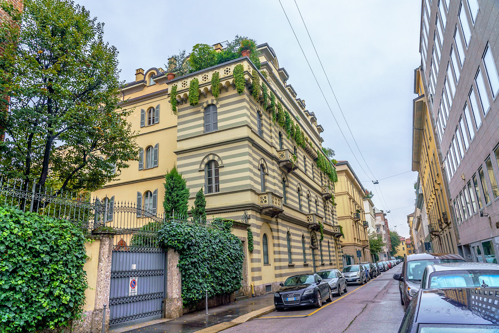 Artists' neighborhood and a place of bohemian atmosphere