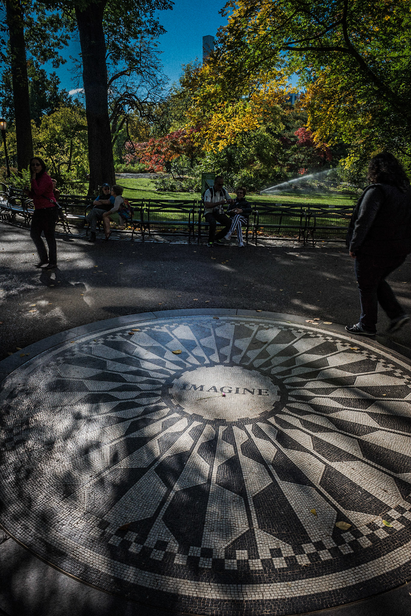 iconic black and white Imagine mosaic