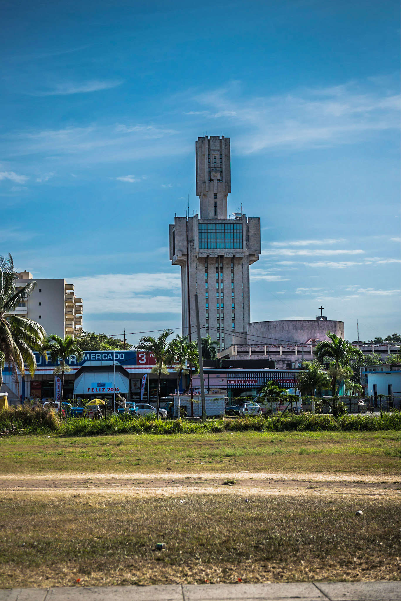 Is it a sword?  Syringe?  Or...just plain ugly?