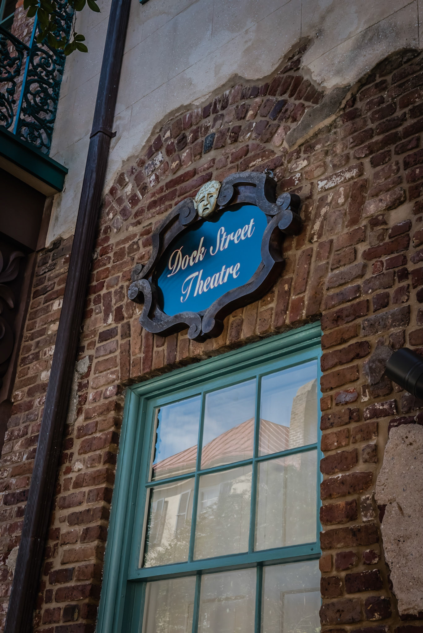 First building in America built exclusively to be used for theatrical performances