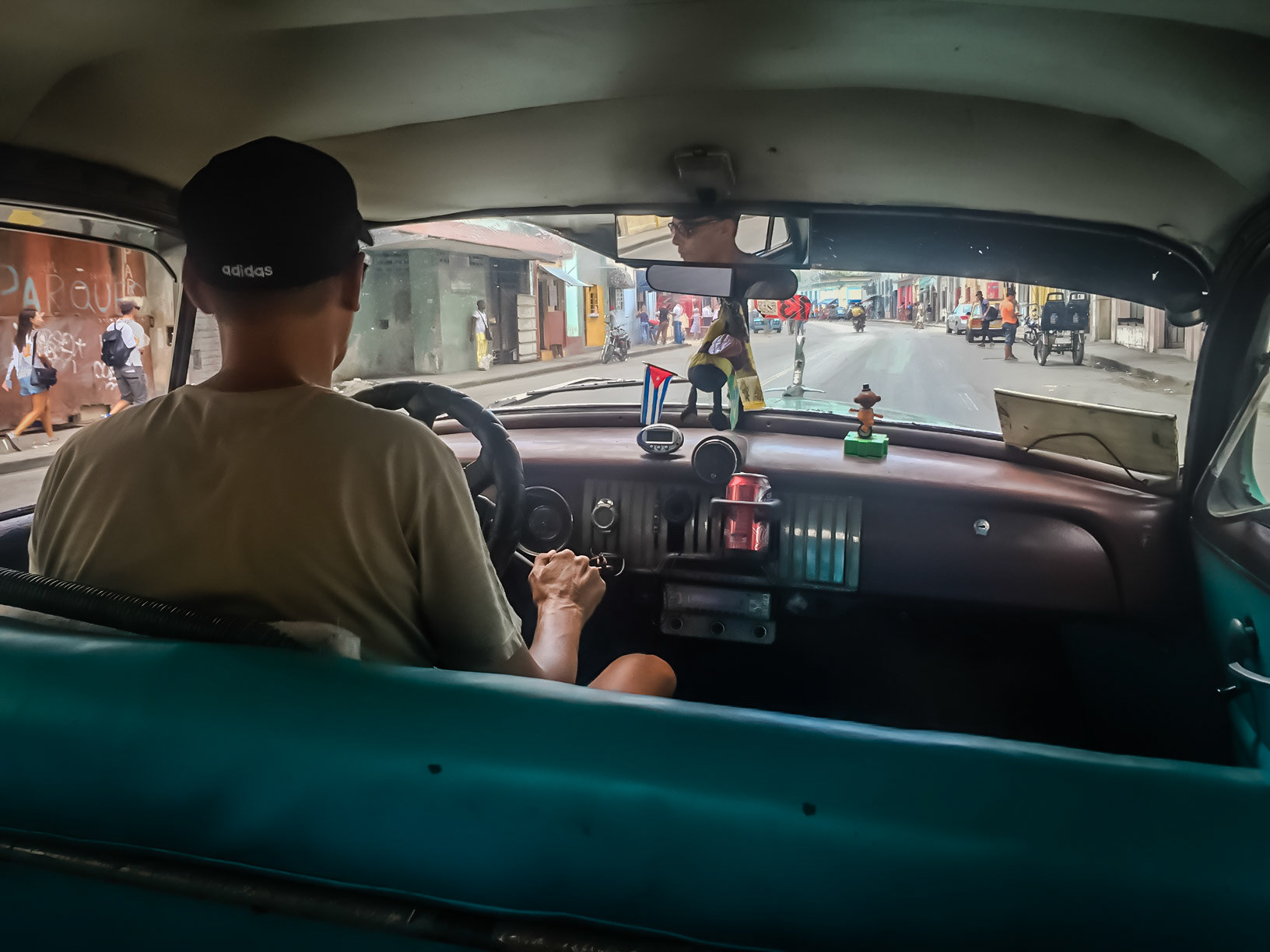 Is that a beer on the dash...taxi drivers calgon.