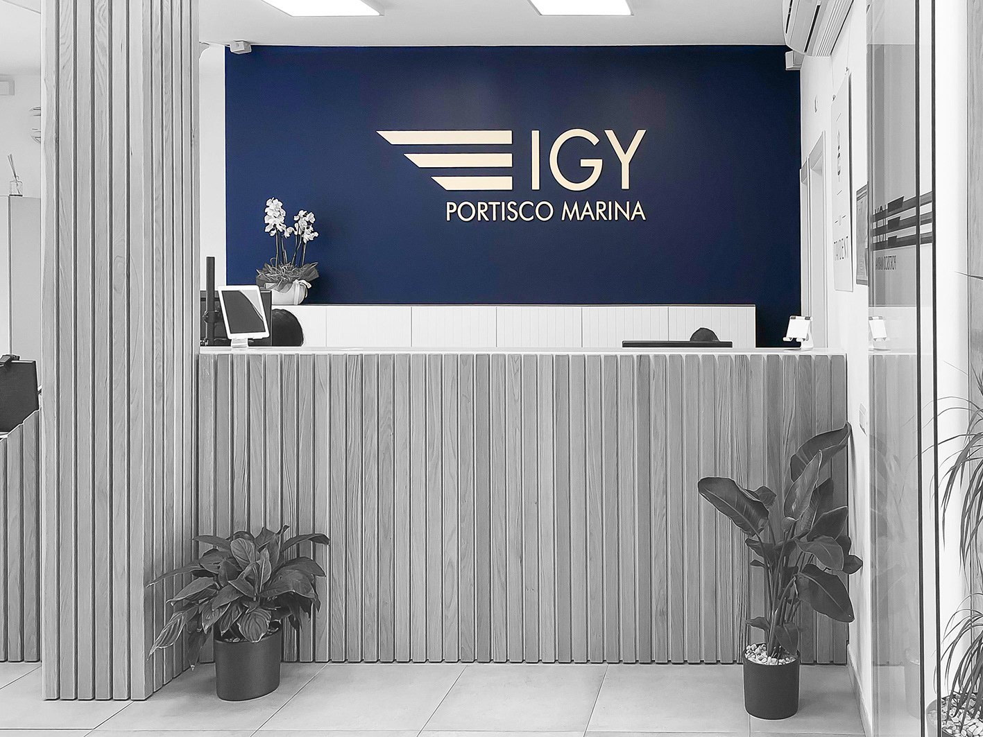 Installazione logo 3D in forex da 20 mm