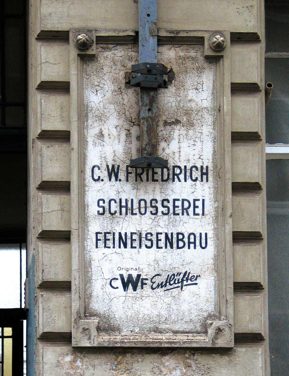 Maja Denzer Typofotos - Köln, Schlosserei