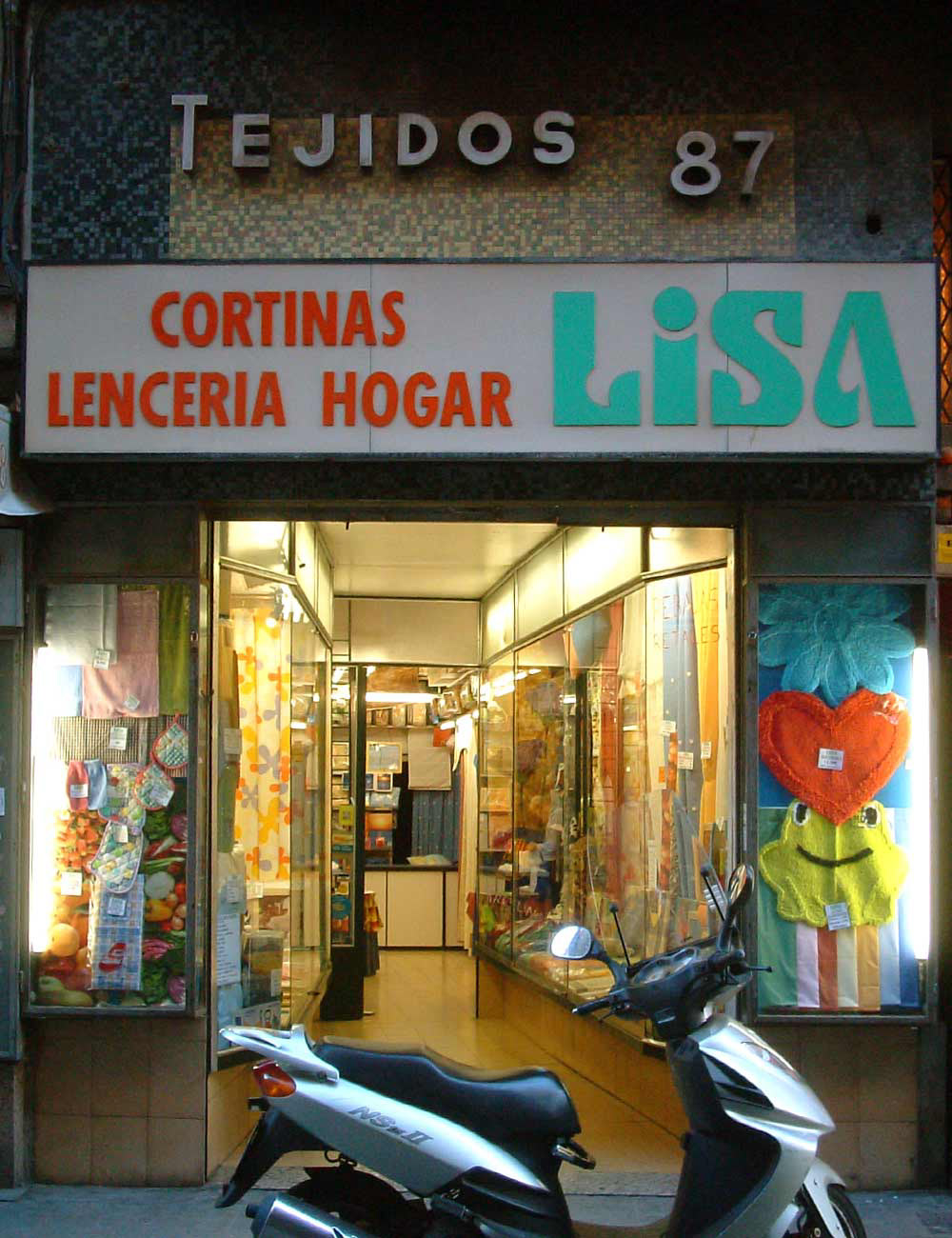 Maja Denzer Typofotos - Barcelona, Tejidos Lisa