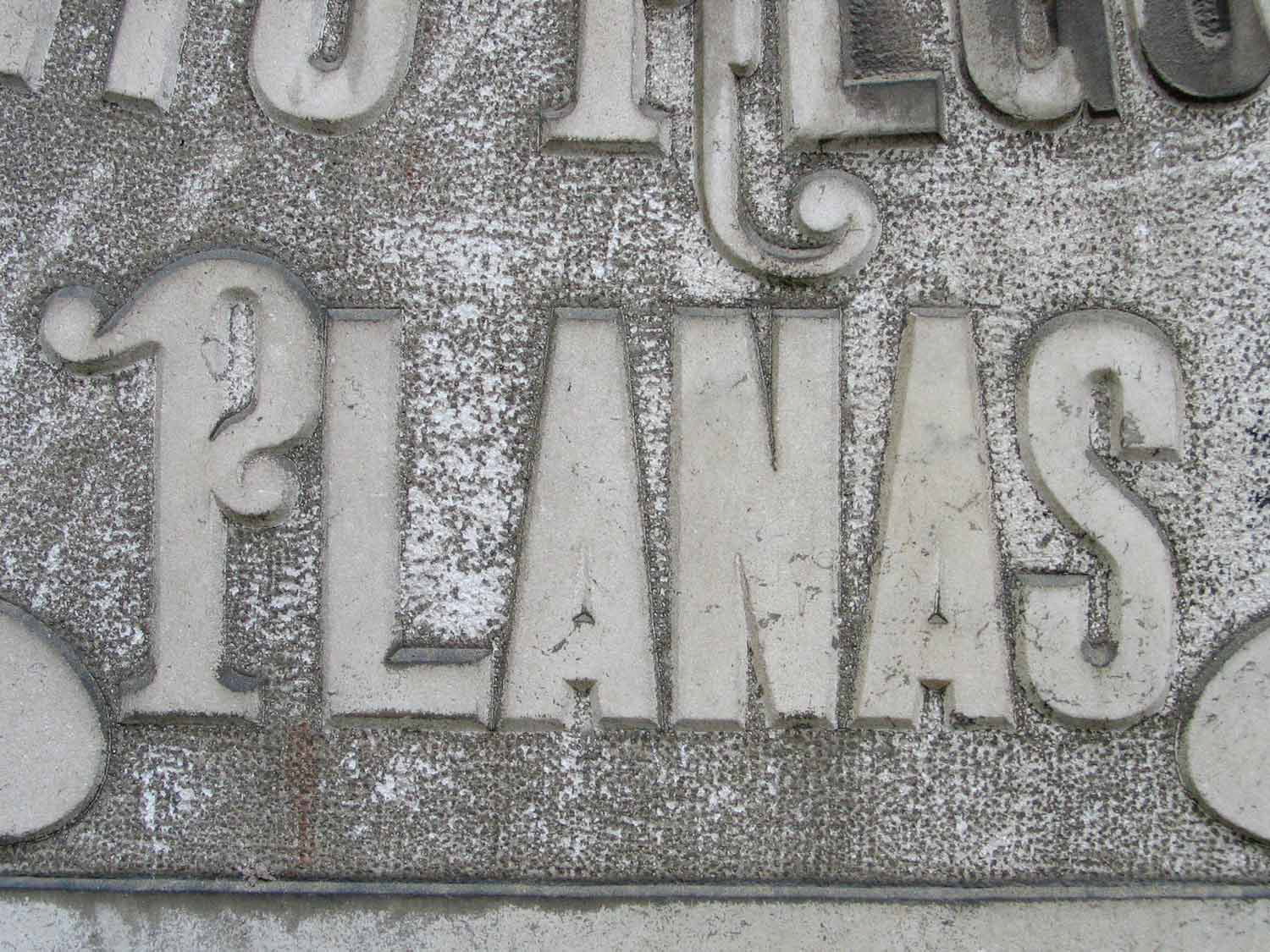 Maja Denzer Typofotos - Cementerio Barcelona "PLANAS"
