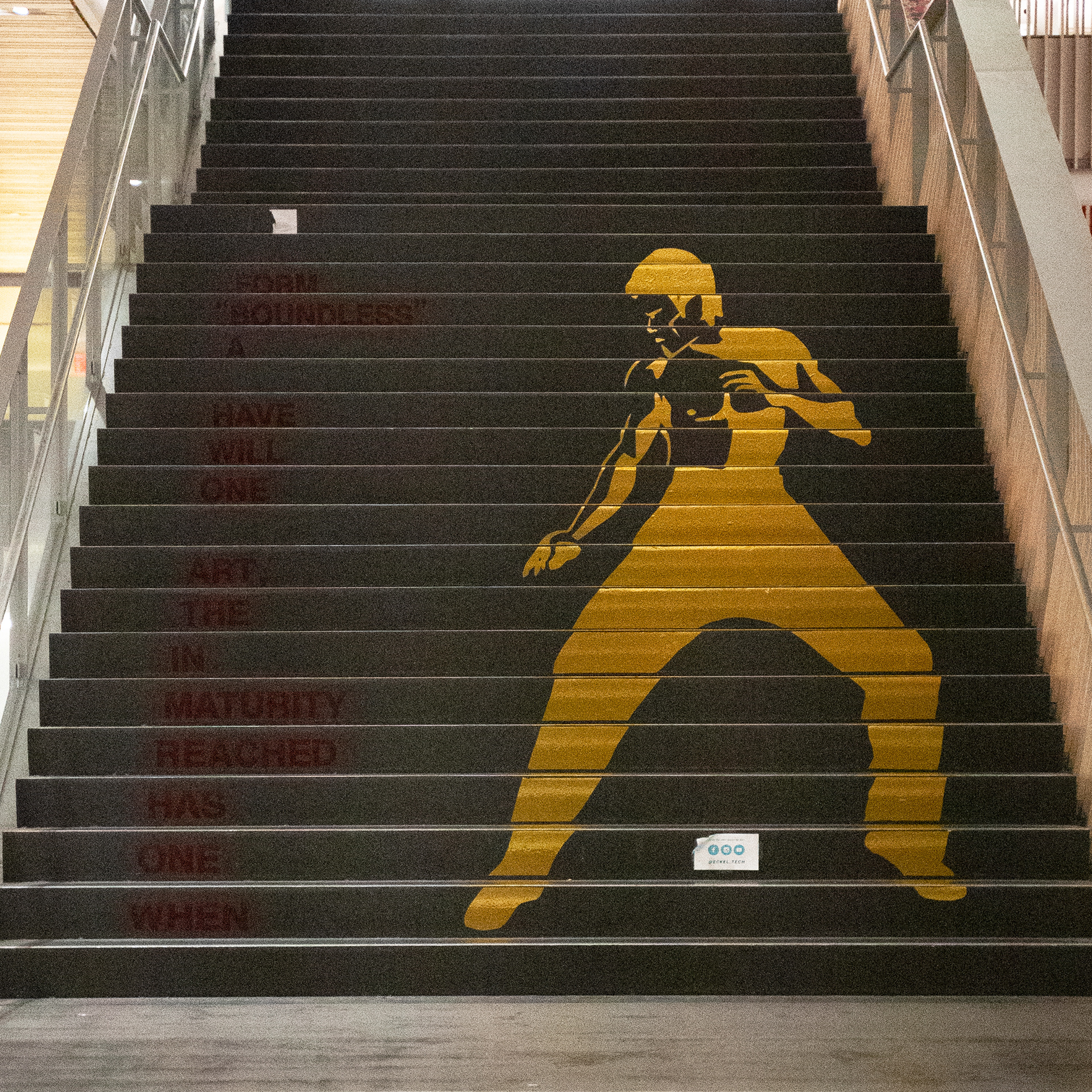 Bruce Lee Ascending (飛小龍)