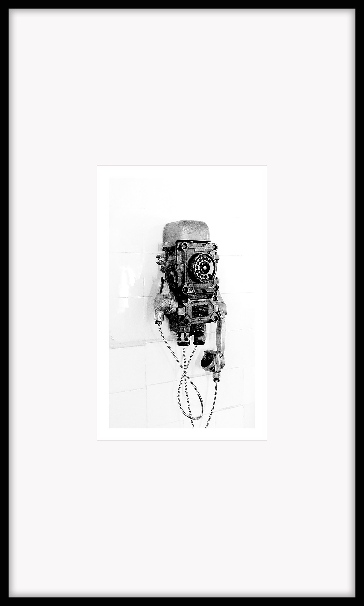 TELEFON fotografia 18x31cm; passe-partout; rama alu 45x75cm