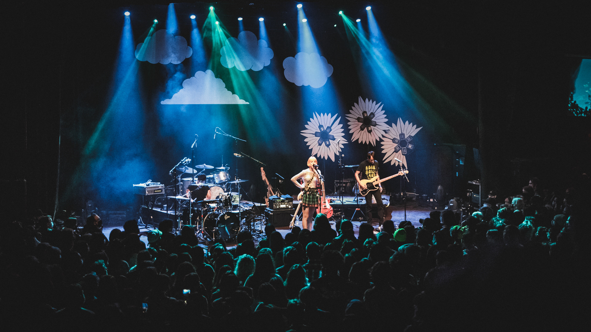 tessa violet at town ballroom - photo by emma@deathscythemedia