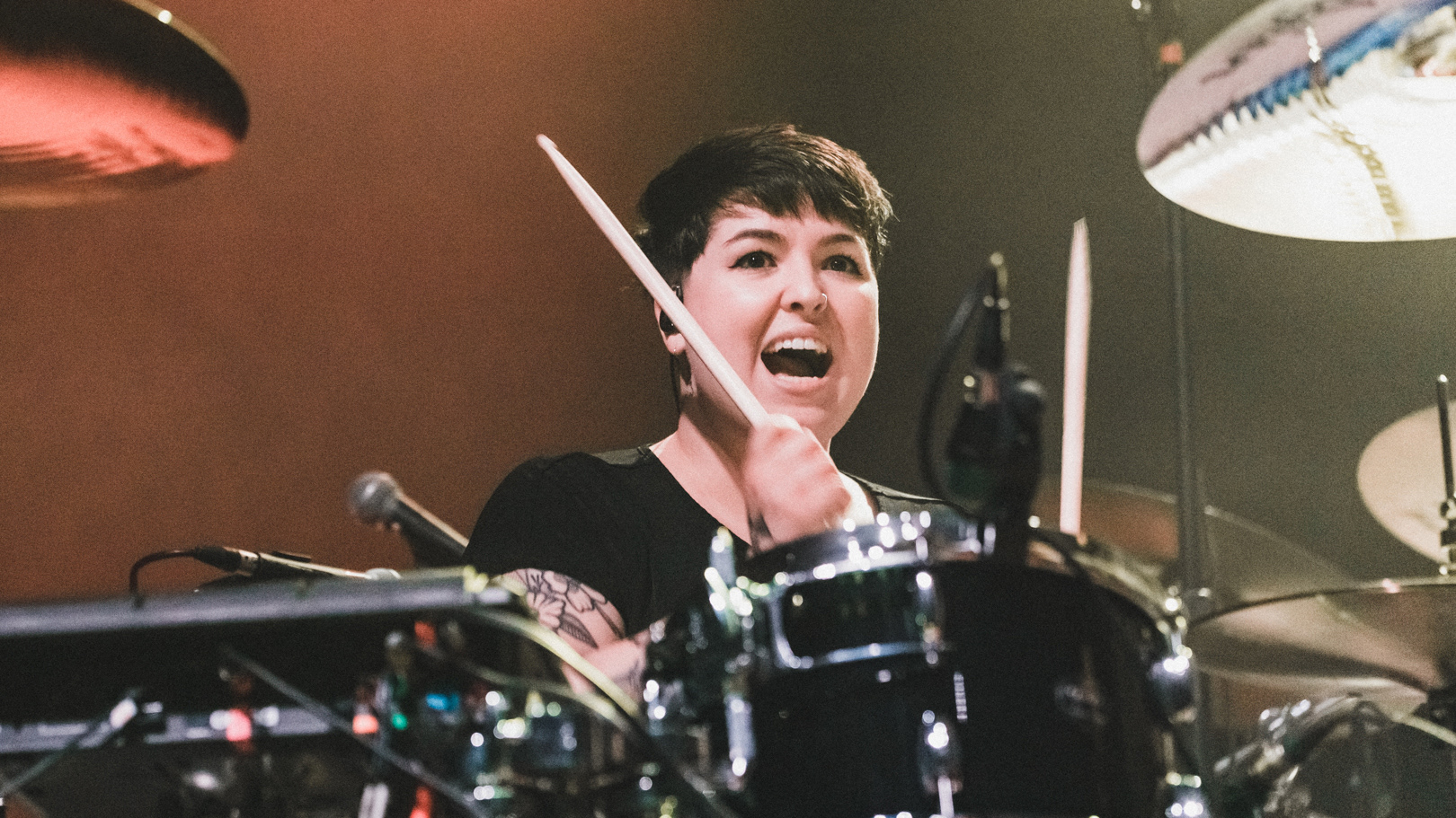 tessa violet at town ballroom - photo by emma@deathscythemedia