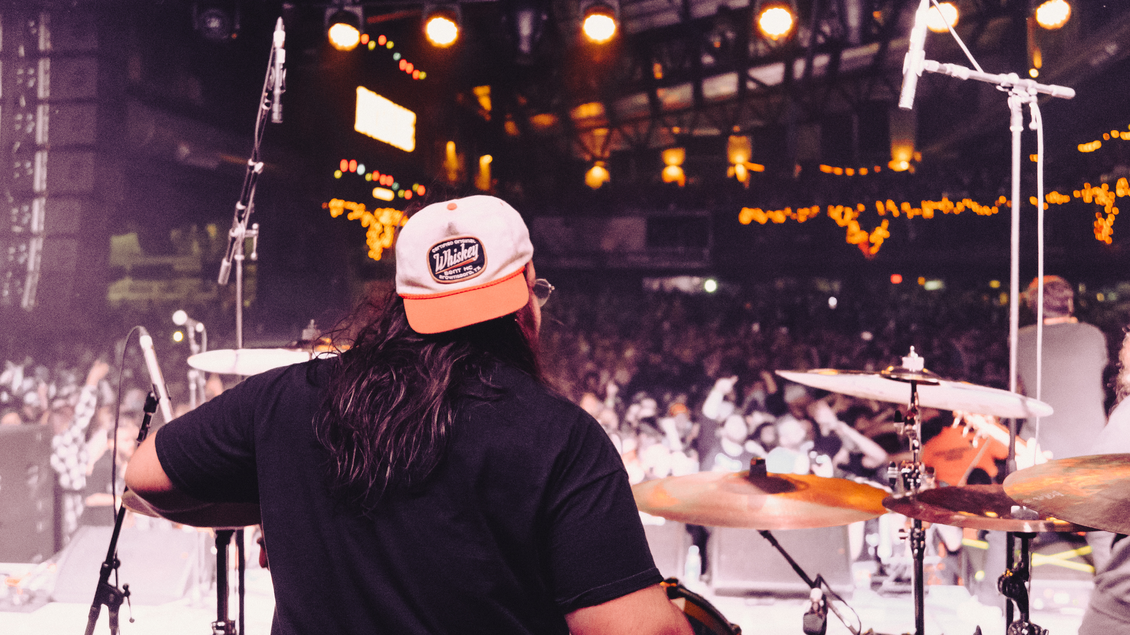 k n o c k e d. l o o s e