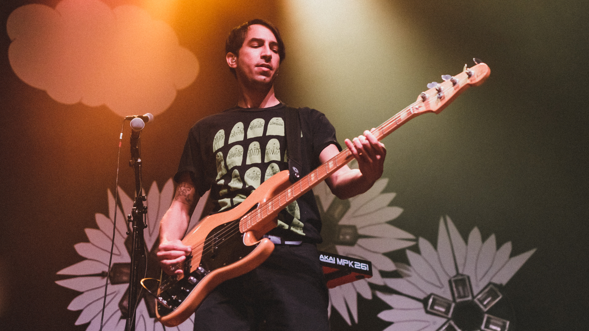 tessa violet at town ballroom - photo by emma@deathscythemedia