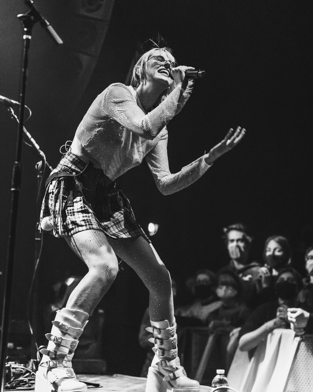 tessa violet at town ballroom - photo by emma@deathscythemedia