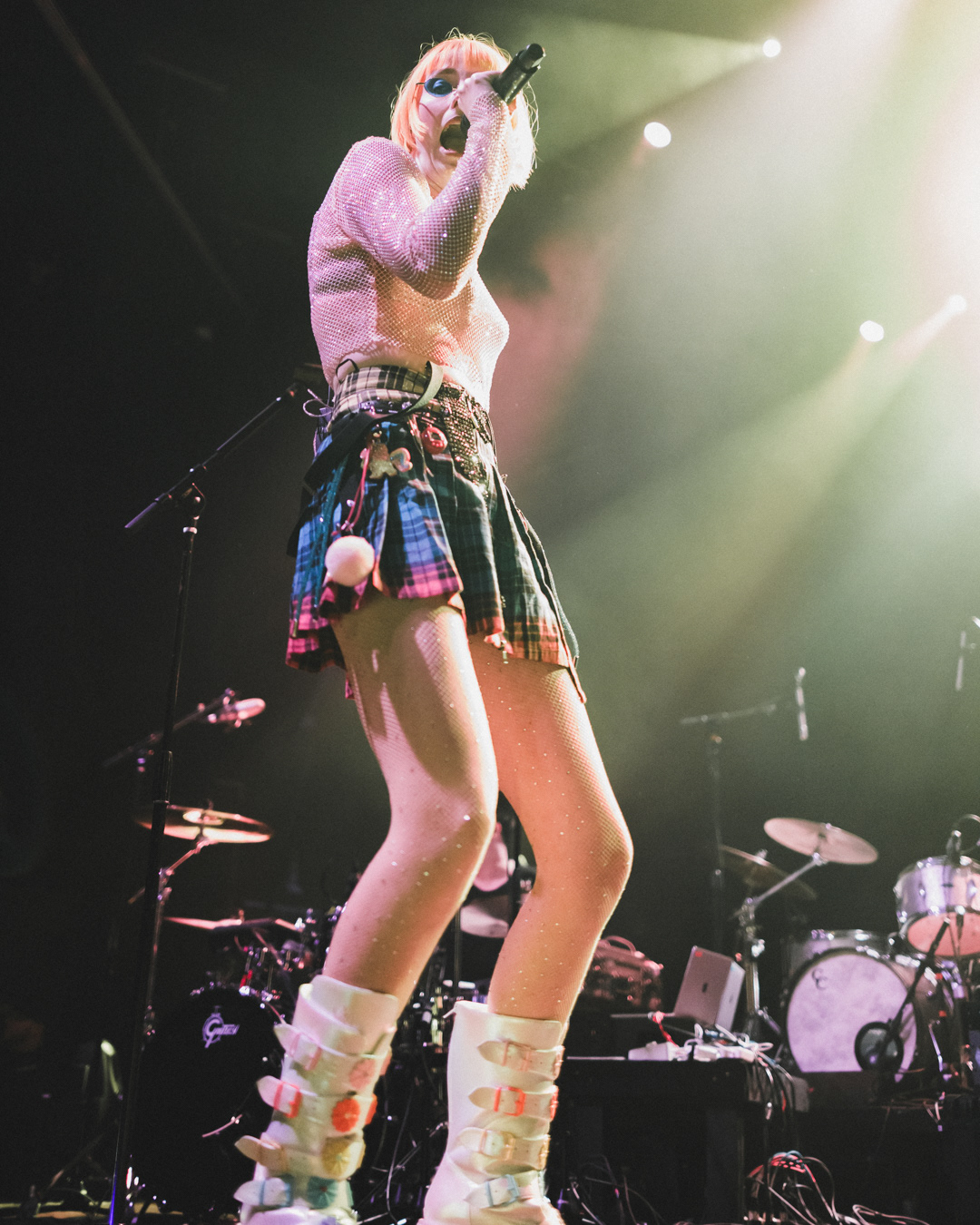 tessa violet at town ballroom - photo by emma@deathscythemedia
