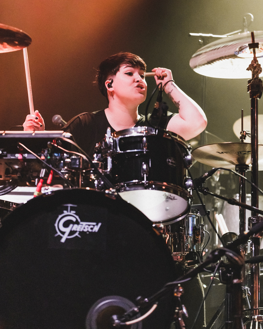 tessa violet at town ballroom - photo by emma@deathscythemedia