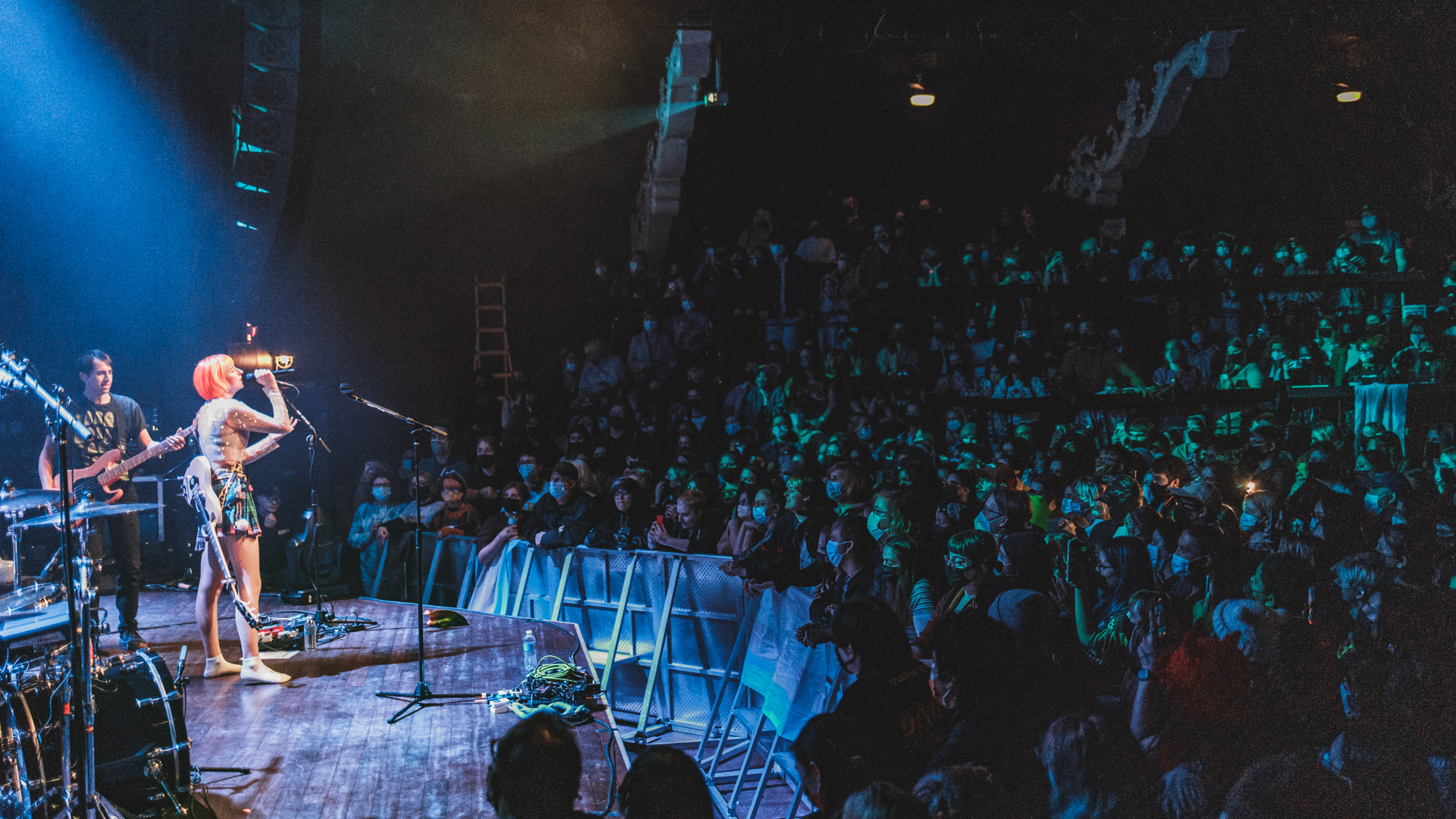 tessa violet at town ballroom - photo by emma@deathscythemedia