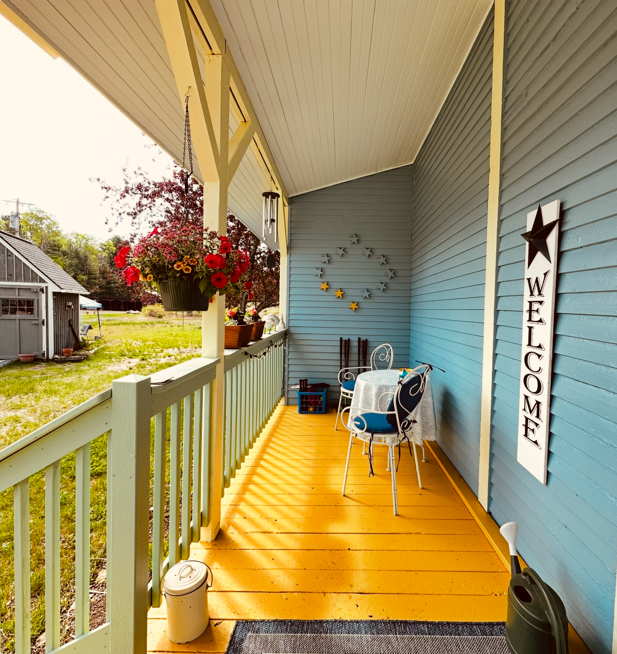 Private Side Porch Entry
