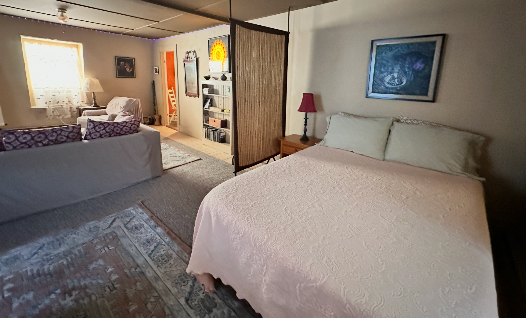 Living Room/ Bedroom