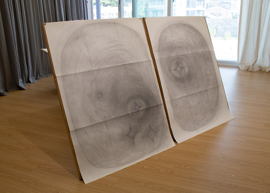 < I butterfly You series – Two Eyes > Pencil on paper 2022