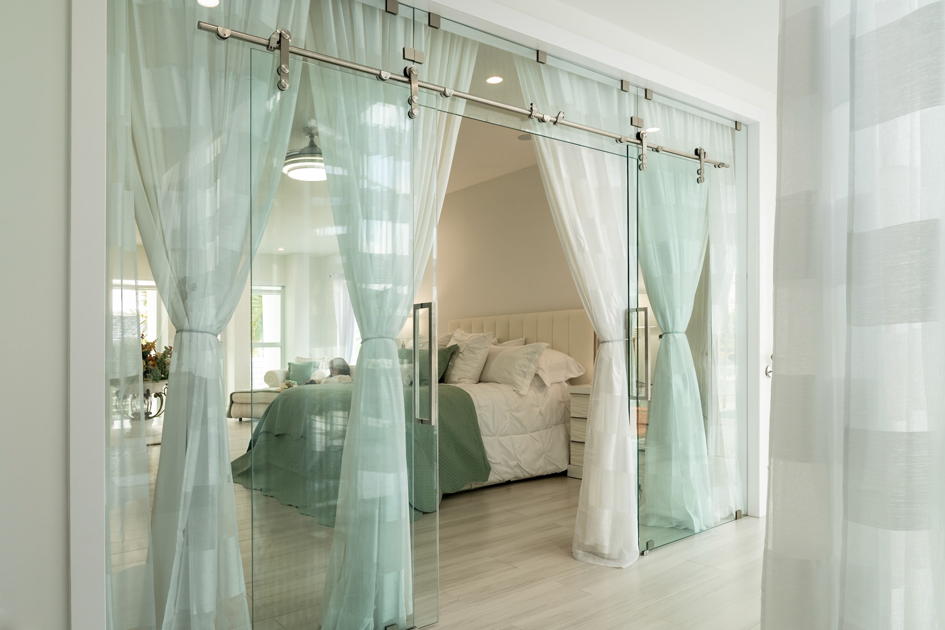 © BAQHER STUDIOS 2024 - The Hansen Estate
