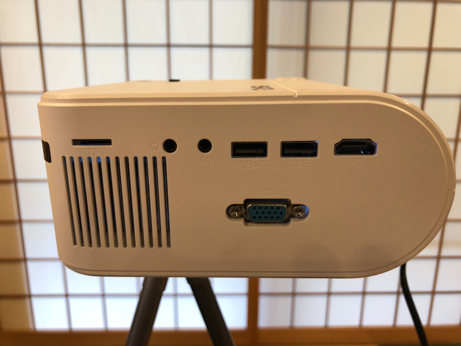 【プロジェクター】有料動画配信サービスには対応しておりません。
