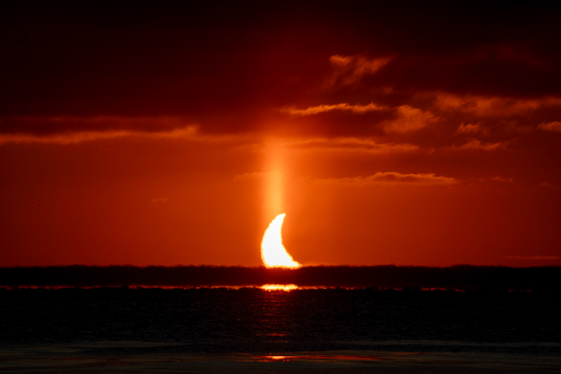 Devil Horn (Partial Solar Eclipse) - 29/03/2025