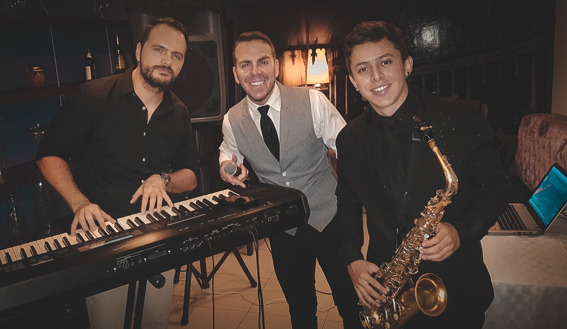 Formato Teclado y Saxo con Alfredo y Sancho