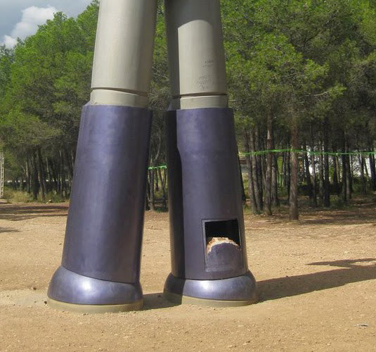 entrada semi clausurada para acceder al interior. ahora esta totalmente cerrada.