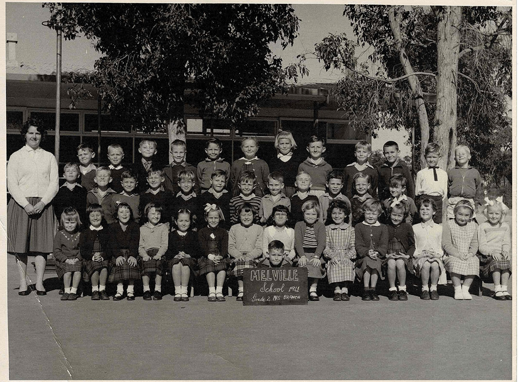 Melville Primary School Grade 2 1961 ( Lyn fifth from right in front row )