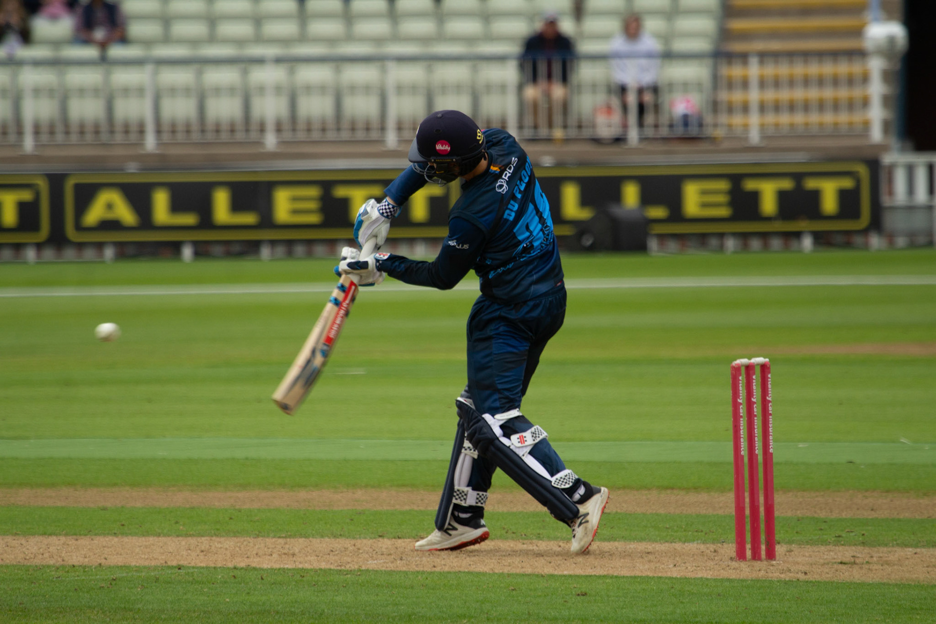 Leus du Plooy drives straight