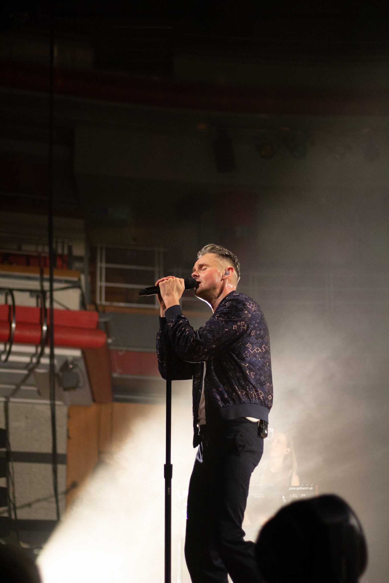 Tom Chaplin performing at Symphony Hall Birmingham (October 2022 - Midpoint Tour)
