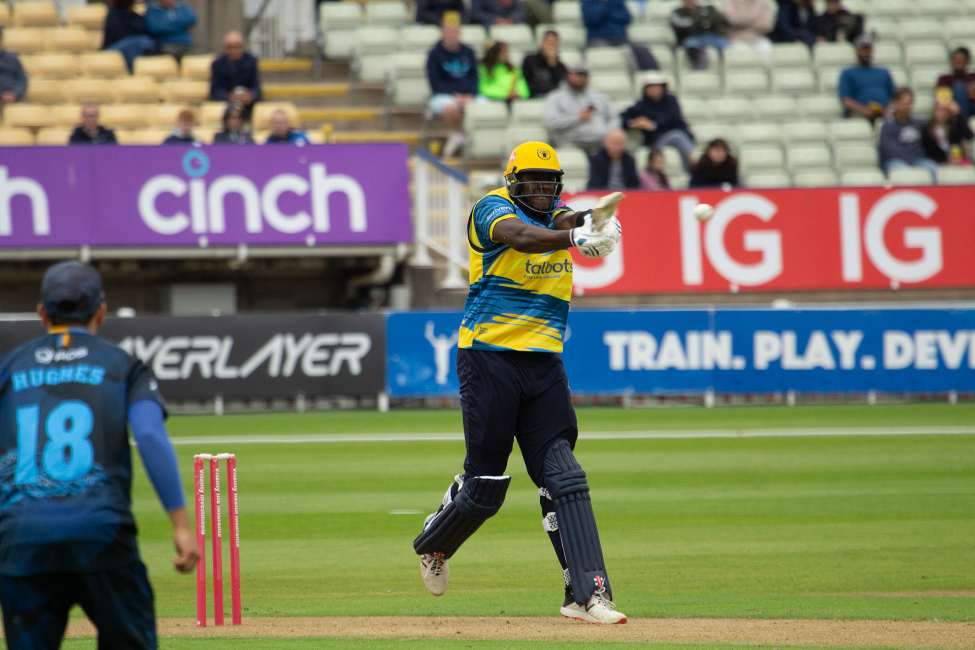 Carlos takes on the short ball