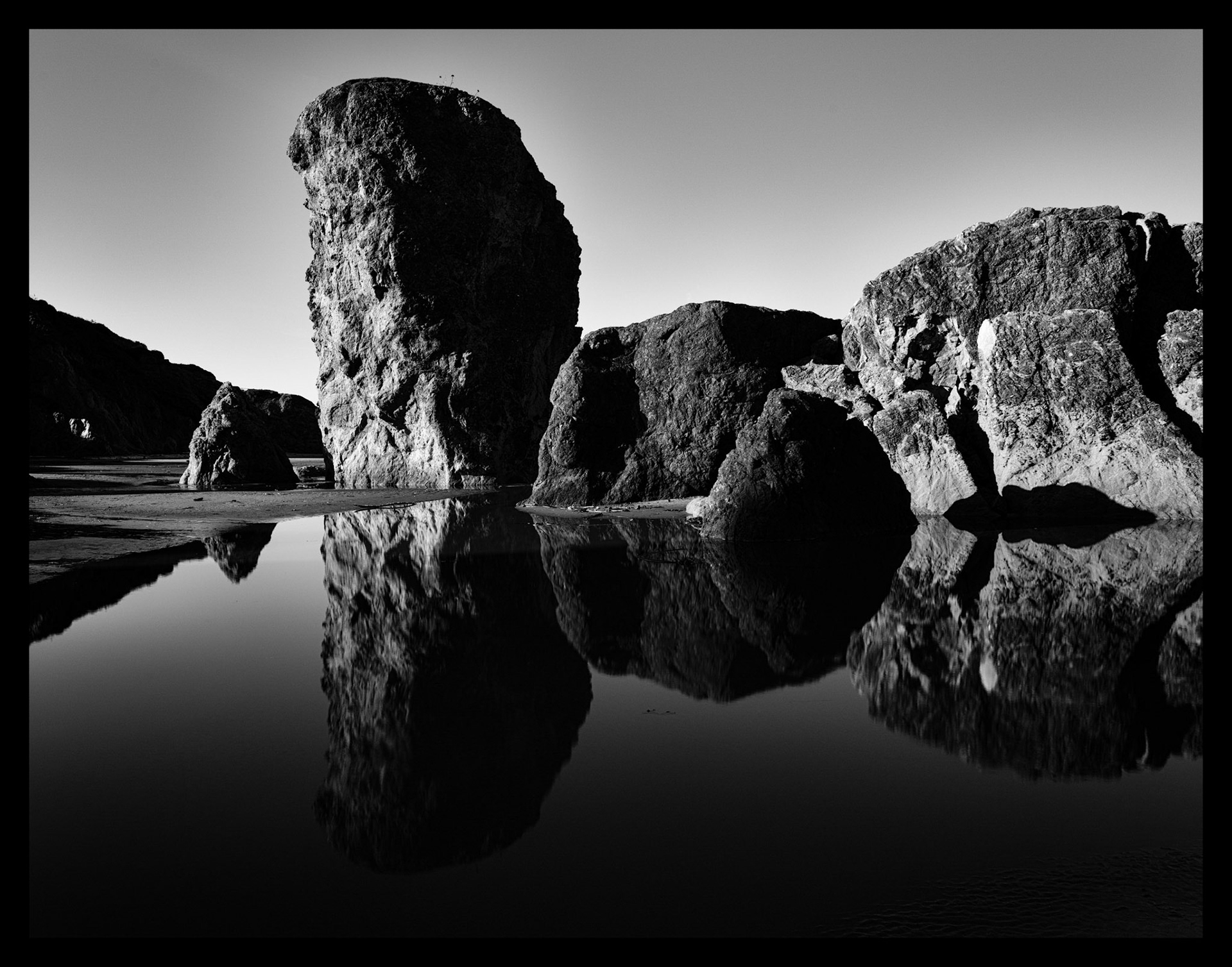 Bandon Beach sea stacks - BnW