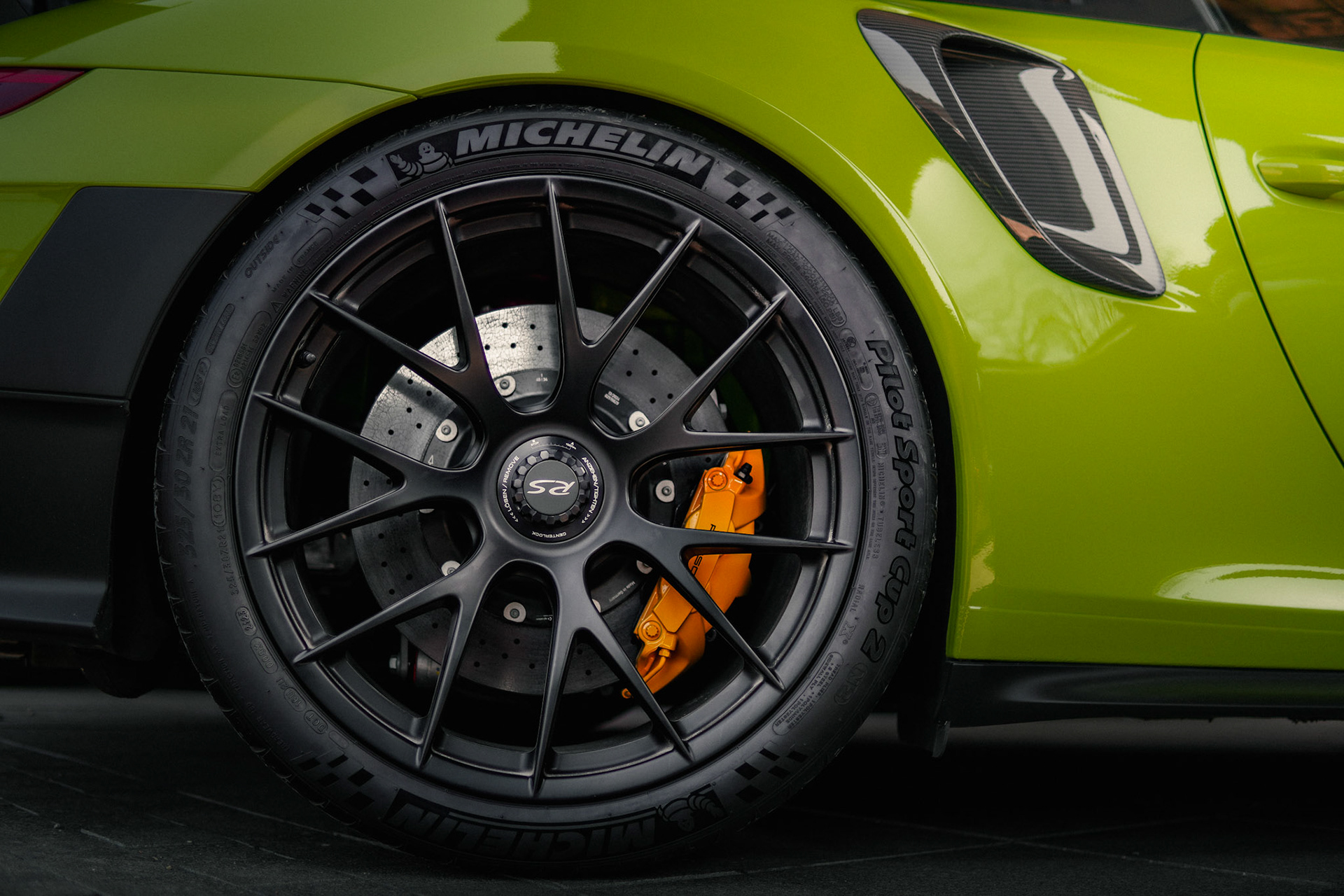 Porsche 911 GT2 RS